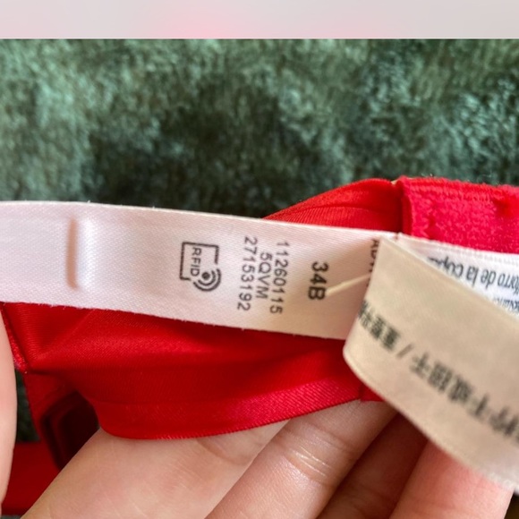 Victoria's Secret Bold Red Bra - Picture 4 of 5